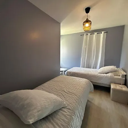 Holiday home D'exception A Avec Piscine Couverte - Fr-1-541-167 Lesigny (Vienne)